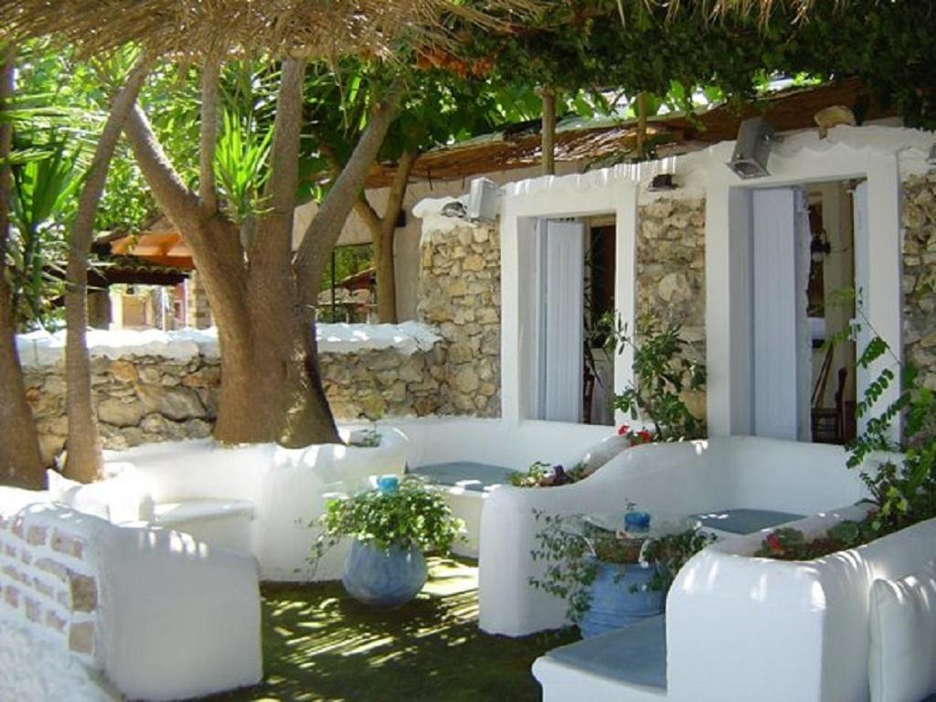 Taradella Hotel Alissos Exterior foto